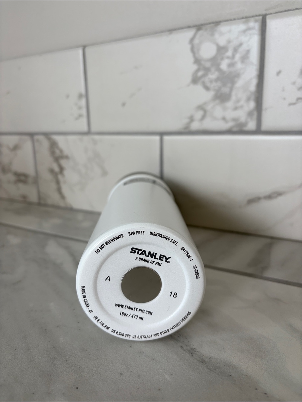 Stanley Classic The Trigger Action Travel Mug 16 oz Polar White - Picture 3 of 4